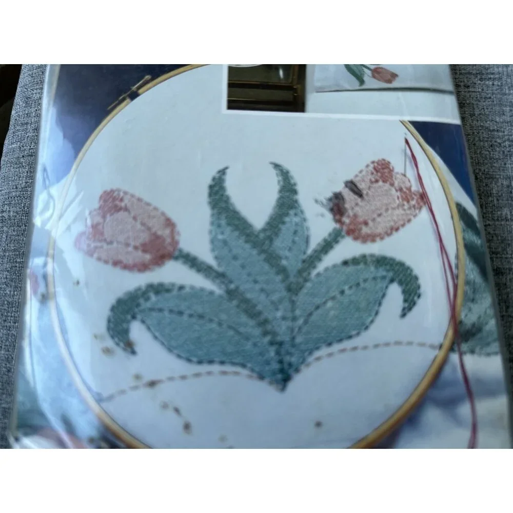 Vogart Pillowcase Pair For Embroidery Or Ballpoint Painting Tulip 8703W Vintage